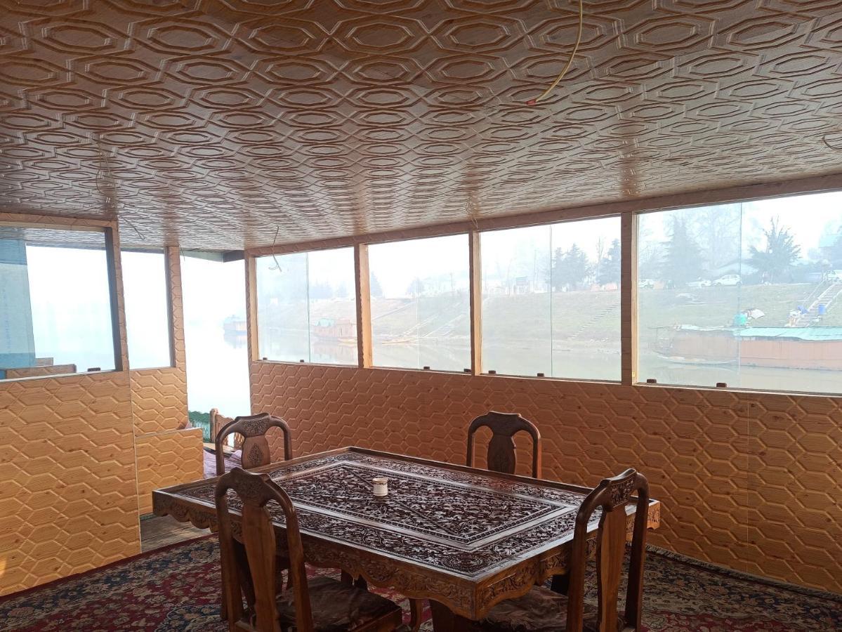 Houseboat Karima Palace Srinagar  Ngoại thất bức ảnh