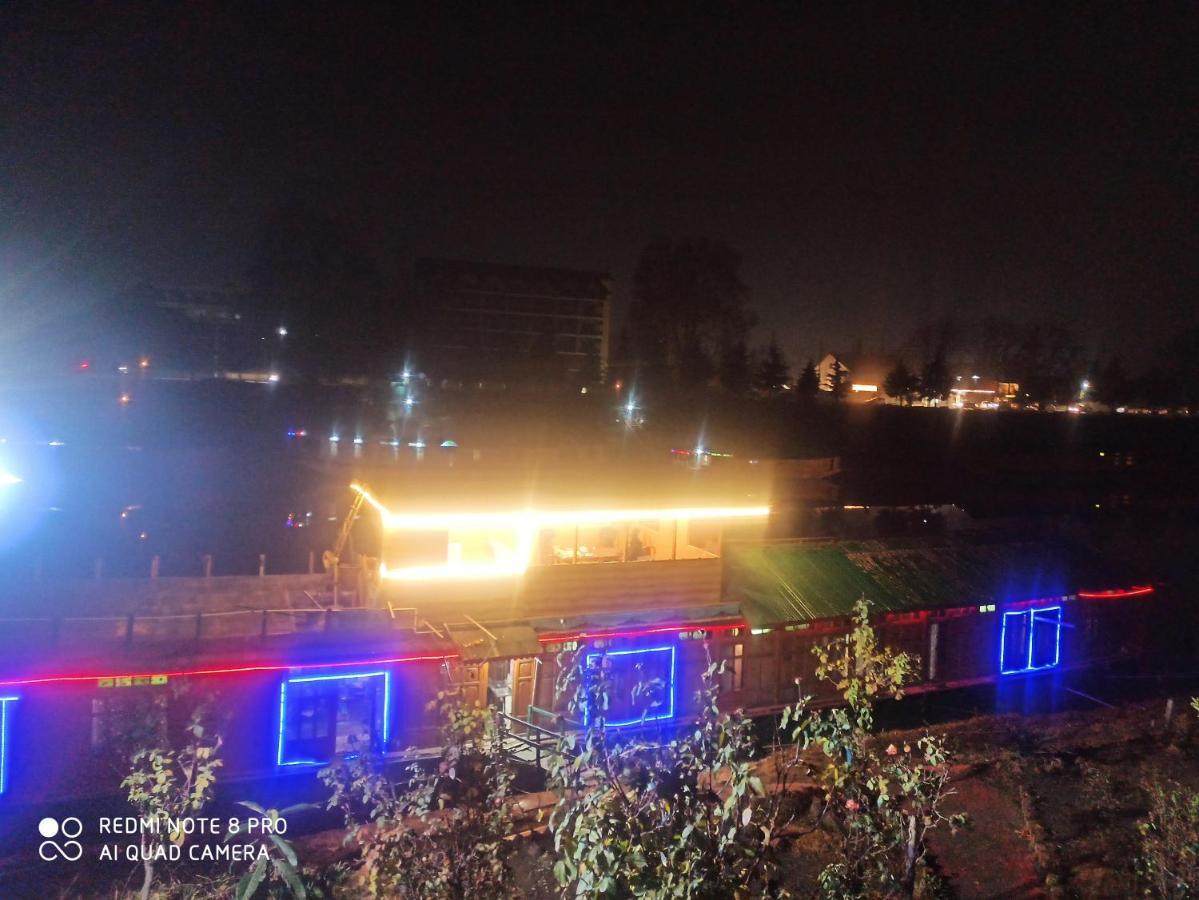 Houseboat Karima Palace Srinagar  Ngoại thất bức ảnh