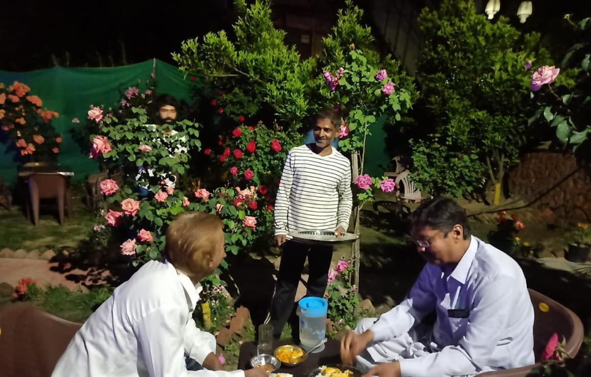 Houseboat Karima Palace Srinagar  Ngoại thất bức ảnh