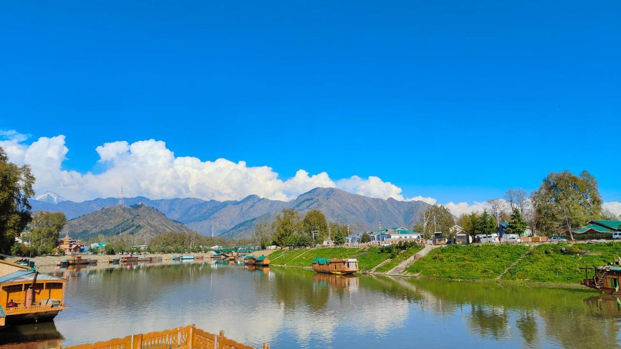 Houseboat Karima Palace Srinagar  Ngoại thất bức ảnh