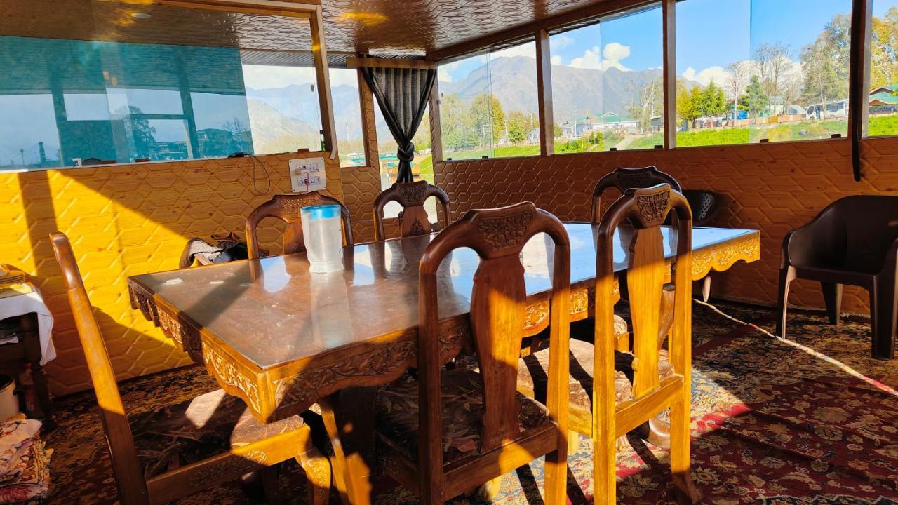 Houseboat Karima Palace Srinagar  Ngoại thất bức ảnh