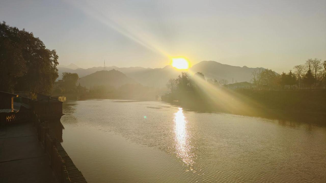 Houseboat Karima Palace Srinagar  Ngoại thất bức ảnh
