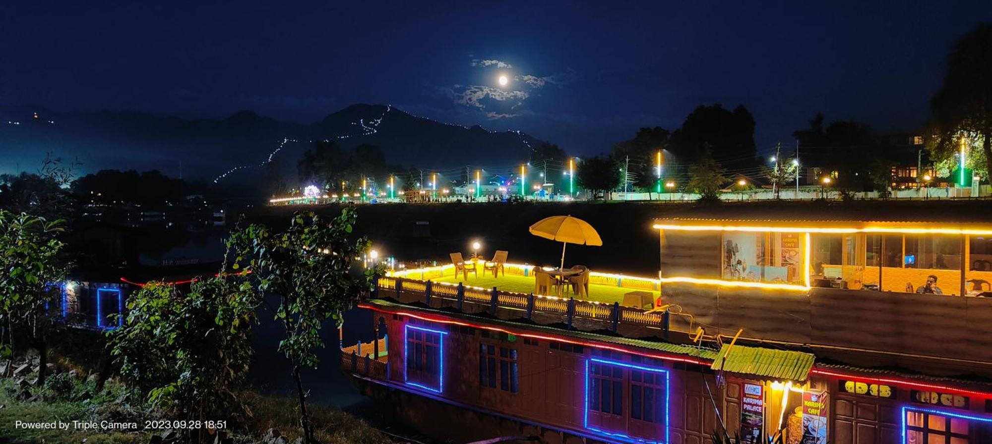 Houseboat Karima Palace Srinagar  Ngoại thất bức ảnh