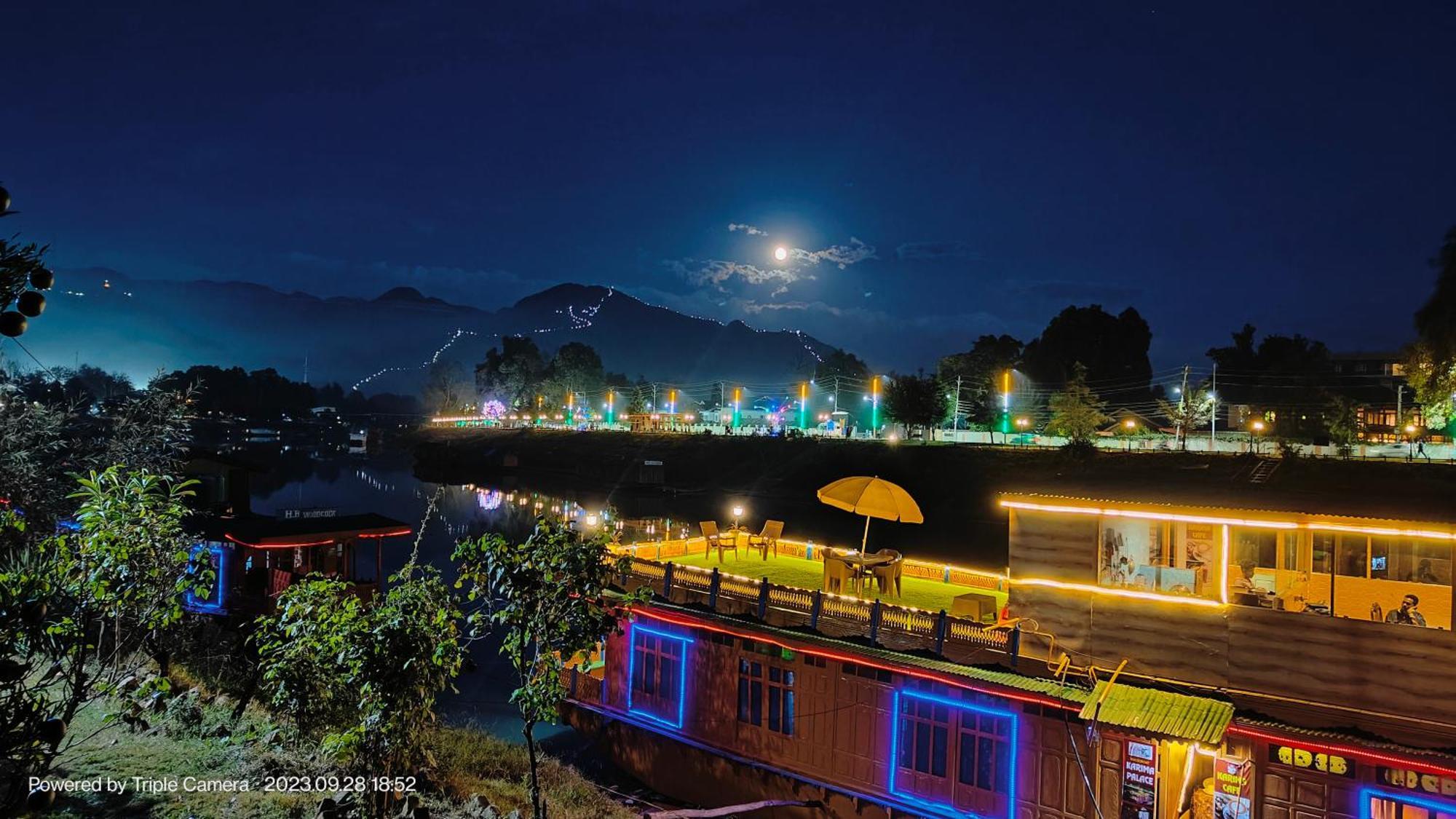 Houseboat Karima Palace Srinagar  Ngoại thất bức ảnh