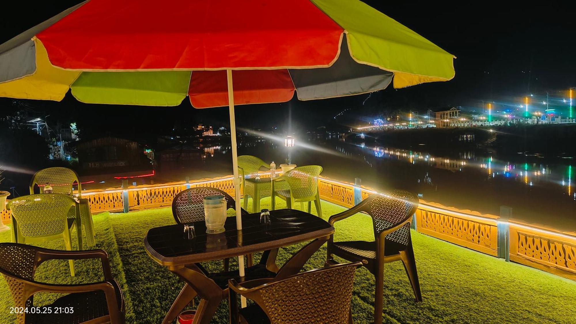Houseboat Karima Palace Srinagar  Ngoại thất bức ảnh
