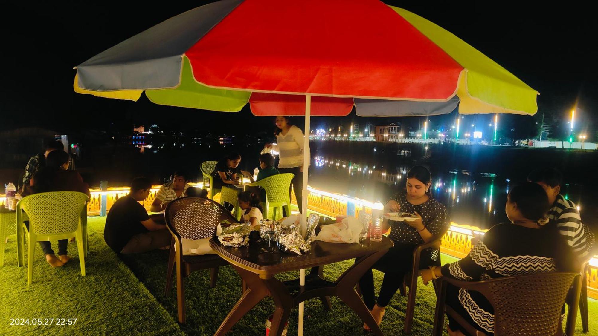 Houseboat Karima Palace Srinagar  Ngoại thất bức ảnh