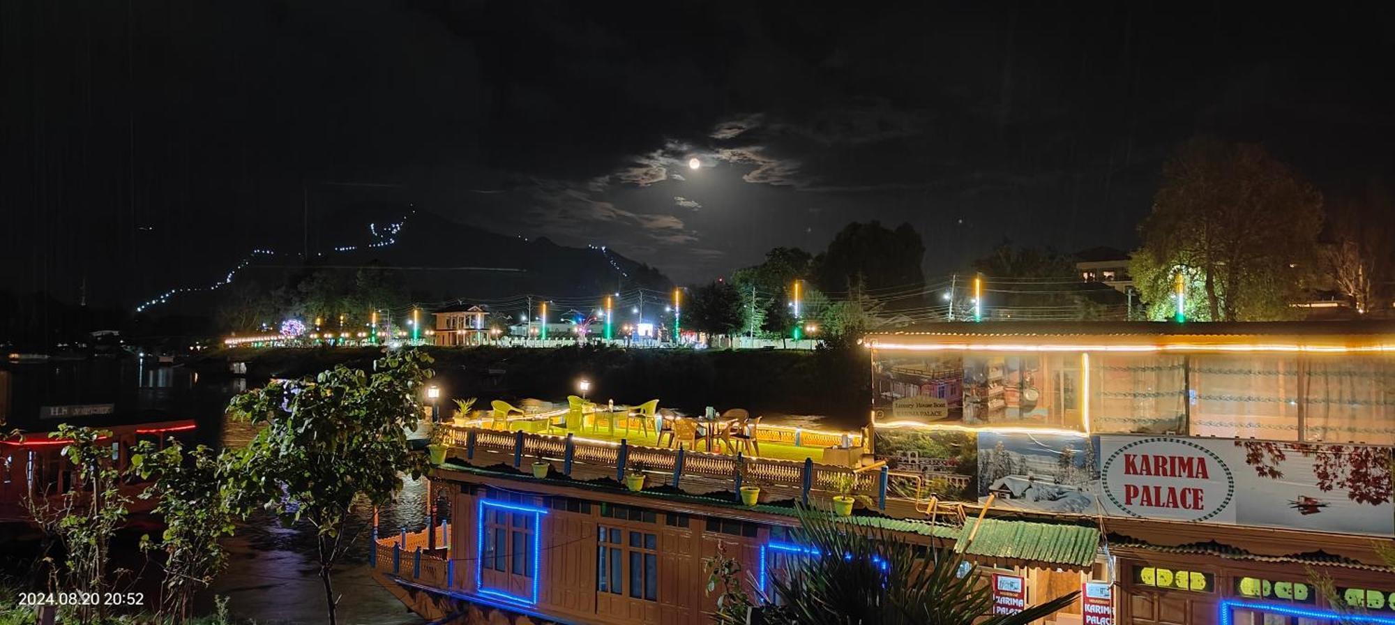 Houseboat Karima Palace Srinagar  Ngoại thất bức ảnh